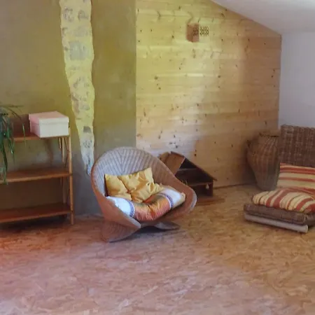 Chambre Chez L'Habitant 홈스테이 *